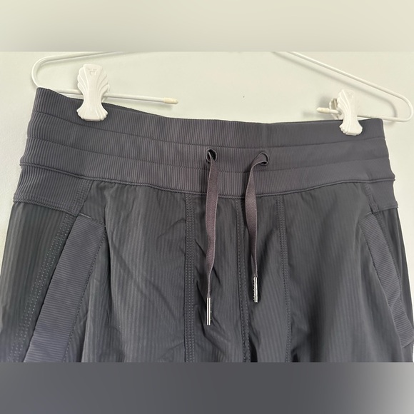 lululemon dance studio mid length size 4 - Picture 6 of 10